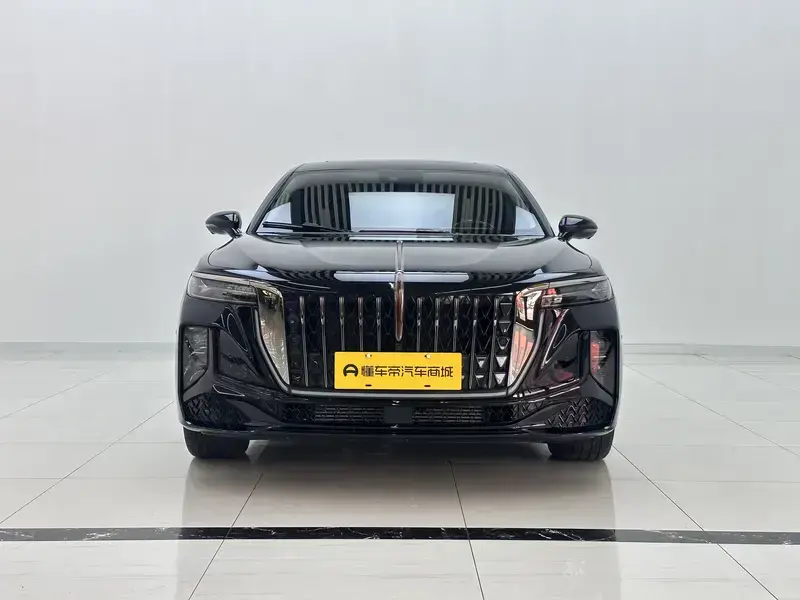 2024 Hongqi H9 с пробегом 2 300 км