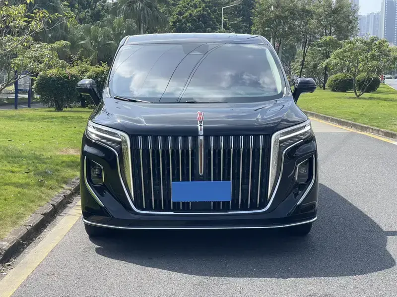 2022 Hongqi HQ9 с пробегом 19 000 км
