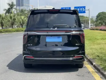2022 Hongqi HQ9 с пробегом 19 000 км