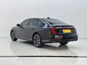 2024 Hongqi H9 с пробегом 2 300 км