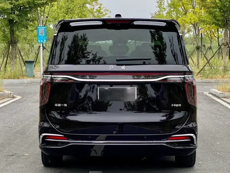 2022 Hongqi HQ9 с пробегом 52 000 км
