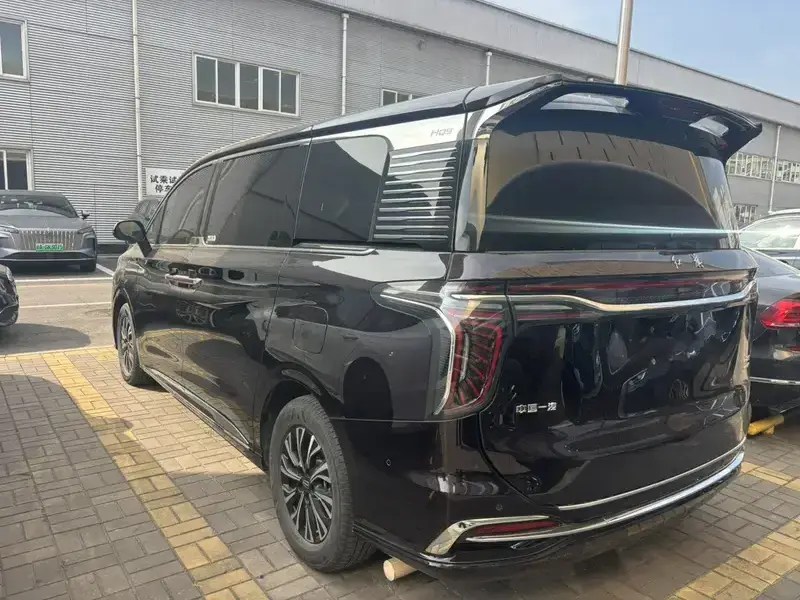 2024 Hongqi HQ9 с пробегом 38 000 км