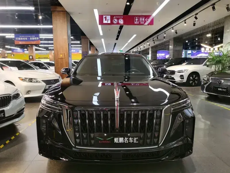 2024 Hongqi H9 с пробегом 29 000 км