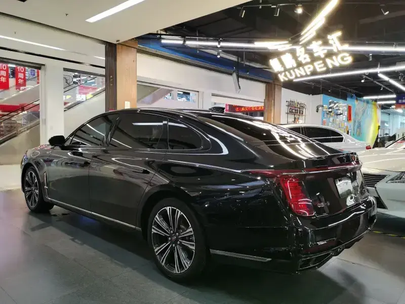 2024 Hongqi H9 с пробегом 29 000 км