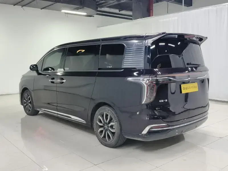 2022 Hongqi HQ9 с пробегом 72 900 км
