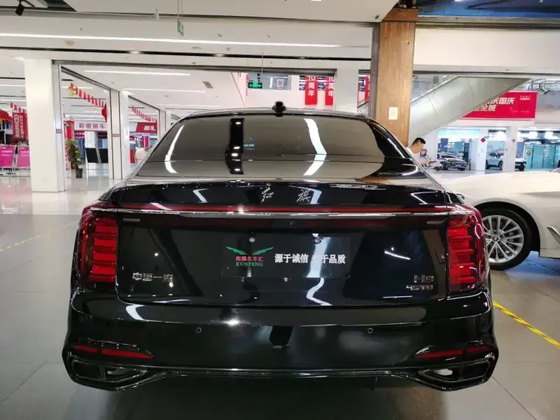 2024 Hongqi H9 с пробегом 29 000 км