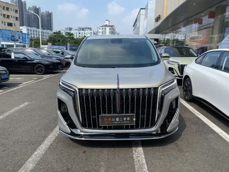 2022 Hongqi HQ9 с пробегом 33 000 км