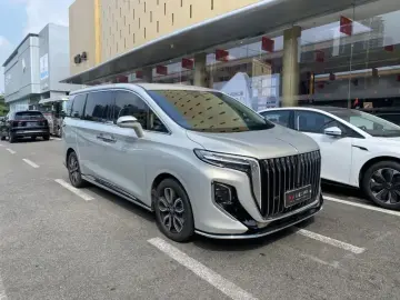 2022 Hongqi HQ9 с пробегом 33 000 км