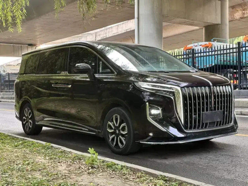 2022 Hongqi HQ9 с пробегом 45 000 км