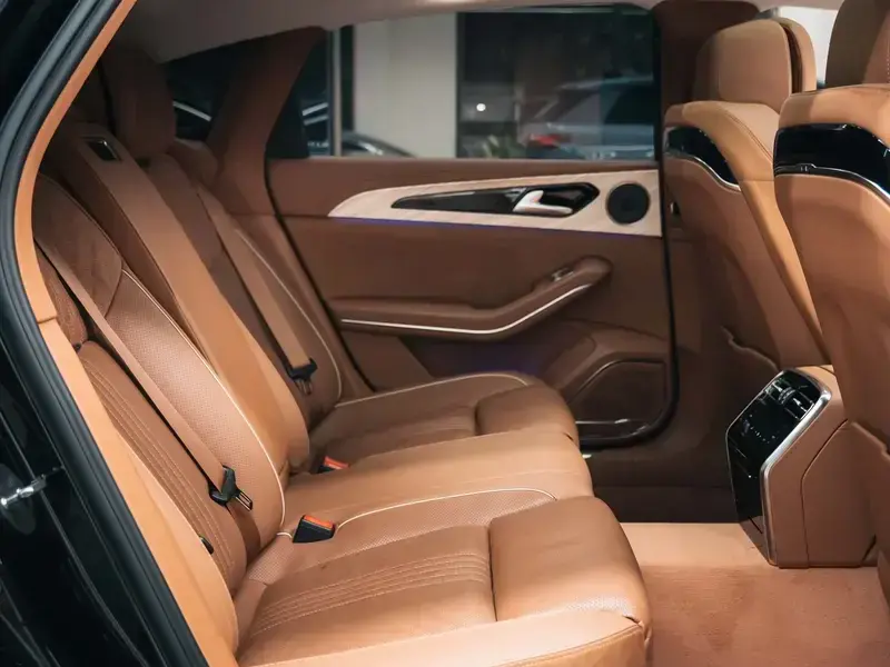 2020 Hongqi H9 с пробегом 43 000 км