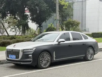 2022 Hongqi H9 с пробегом 45 000 км