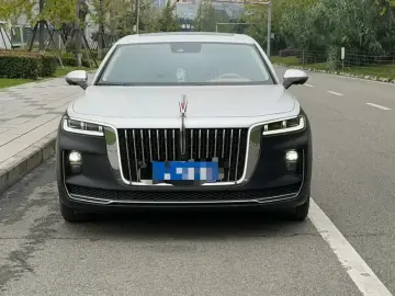 2022 Hongqi H9 с пробегом 45 000 км