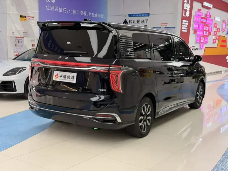 2022 Hongqi HQ9 с пробегом 56 000 км