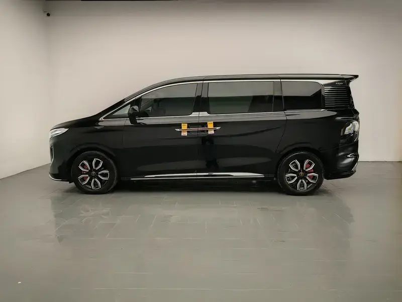 2022 Hongqi HQ9 с пробегом 51 800 км