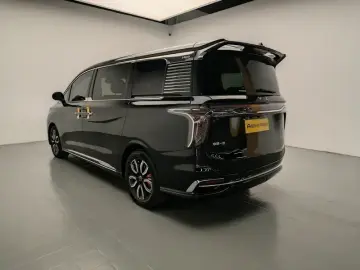 2022 Hongqi HQ9 с пробегом 51 800 км