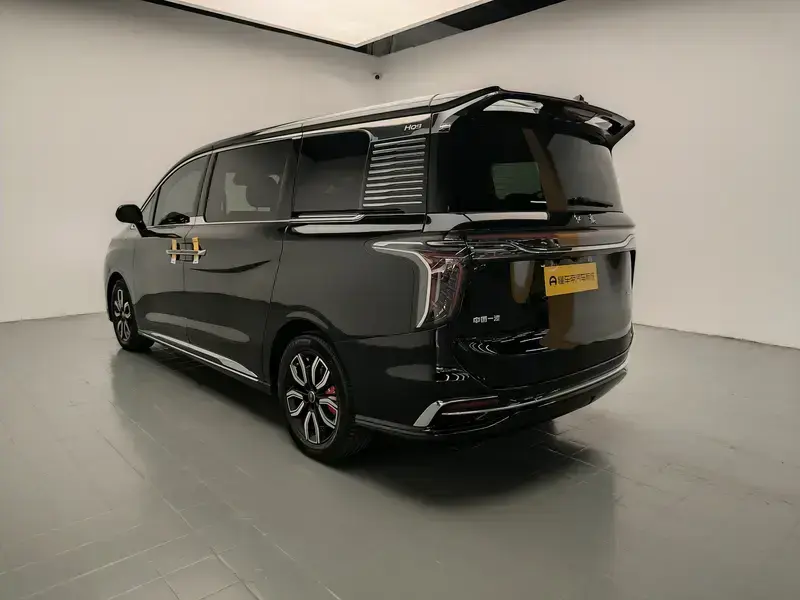2022 Hongqi HQ9 с пробегом 51 800 км