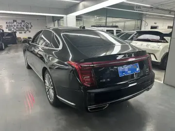 2020 Hongqi H9 с пробегом 52 000 км