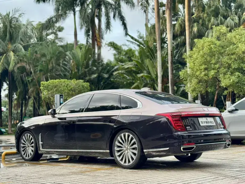 2020 Hongqi H9 с пробегом 20 000 км