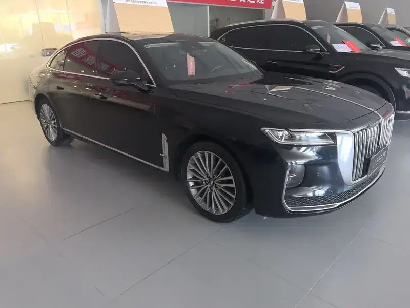 2023 Hongqi H9 с пробегом 28 000 км