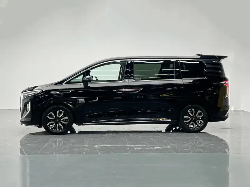 2022 Hongqi HQ9 с пробегом 59 300 км