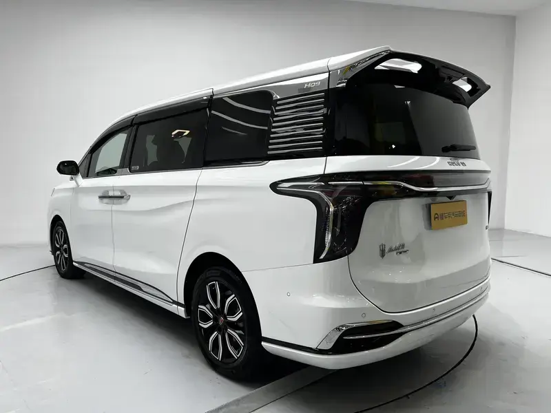 2022 Hongqi HQ9 с пробегом 57 900 км