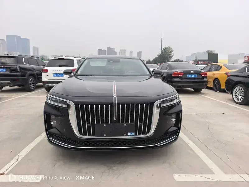 2020 Hongqi H9 с пробегом 14 500 км