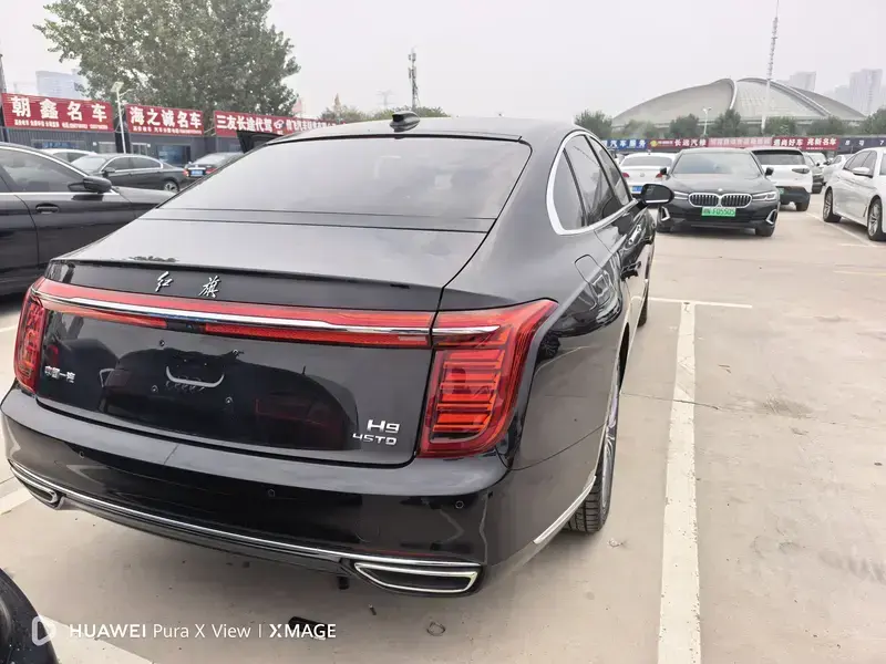 2020 Hongqi H9 с пробегом 14 500 км