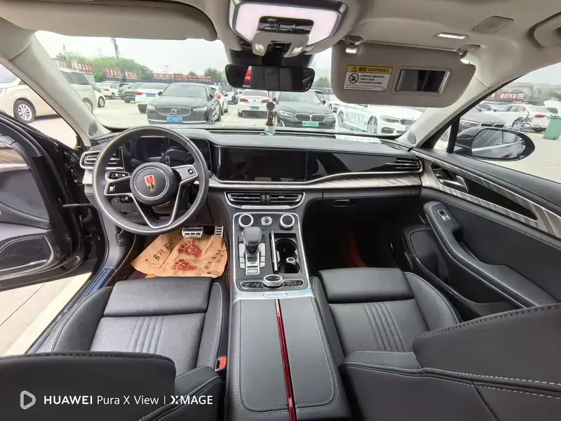 2020 Hongqi H9 с пробегом 14 500 км