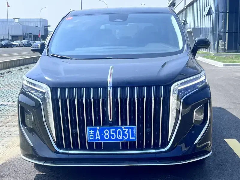 2022 Hongqi HQ9 с пробегом 12 600 км
