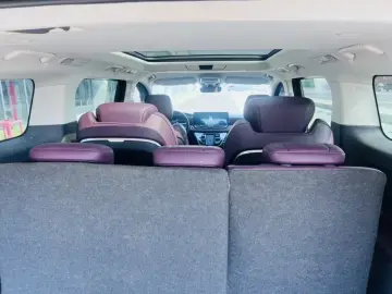 2022 Hongqi HQ9 с пробегом 12 600 км