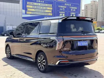 2022 Hongqi HQ9 с пробегом 60 000 км