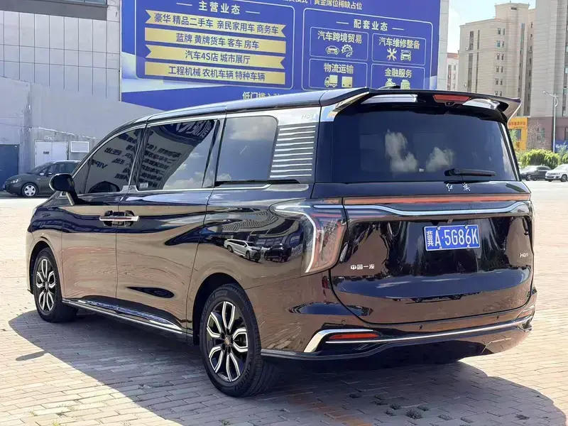 2022 Hongqi HQ9 с пробегом 60 000 км