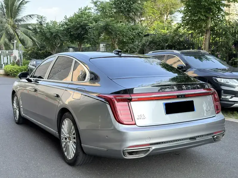 2020 Hongqi H9 с пробегом 96 000 км