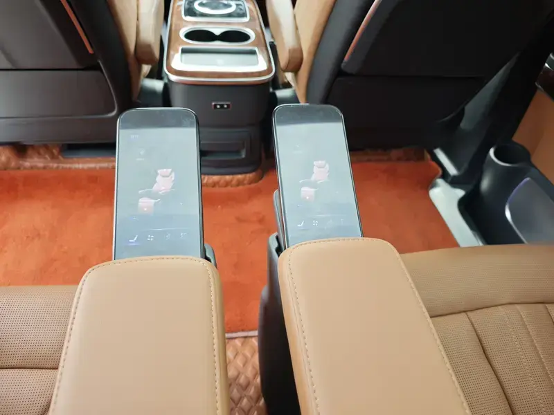 2022 Hongqi HQ9 с пробегом 58 000 км