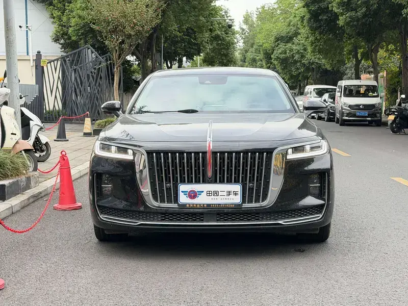 2020 Hongqi H9 с пробегом 56 000 км