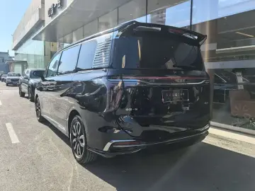2022 Hongqi HQ9 с пробегом 126 000 км
