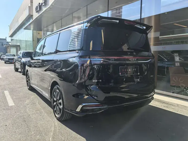 2022 Hongqi HQ9 с пробегом 126 000 км