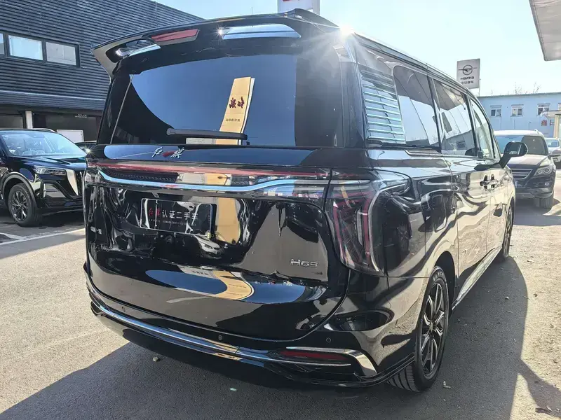 2022 Hongqi HQ9 с пробегом 126 000 км
