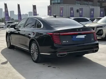 2020 Hongqi H9 с пробегом 128 000 км