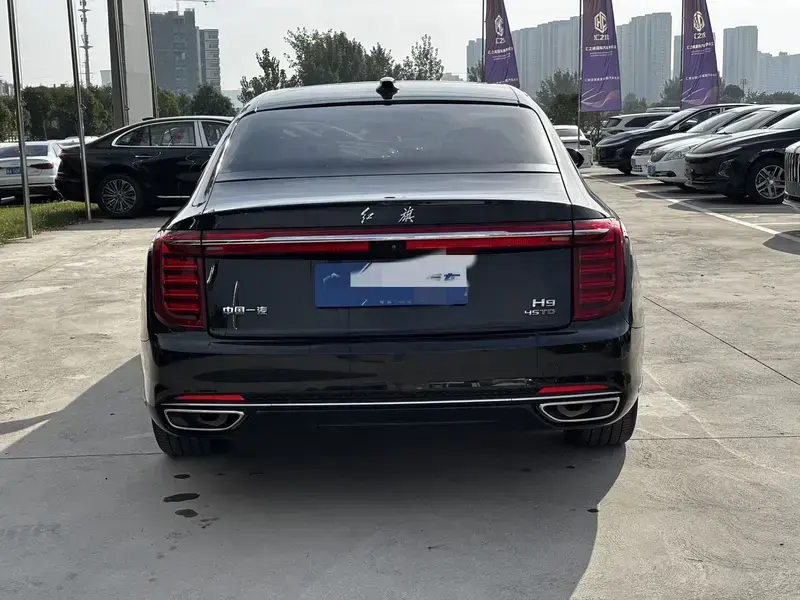 2020 Hongqi H9 с пробегом 128 000 км