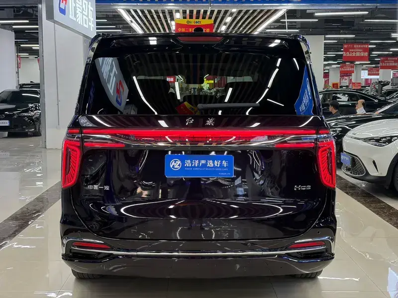 2022 Hongqi HQ9 с пробегом 39 000 км