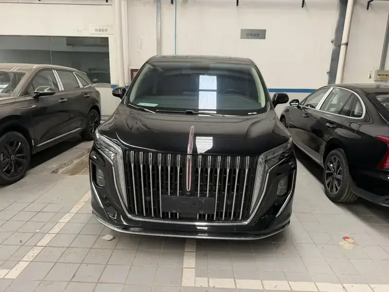 2024 Hongqi HQ9 с пробегом 29 000 км