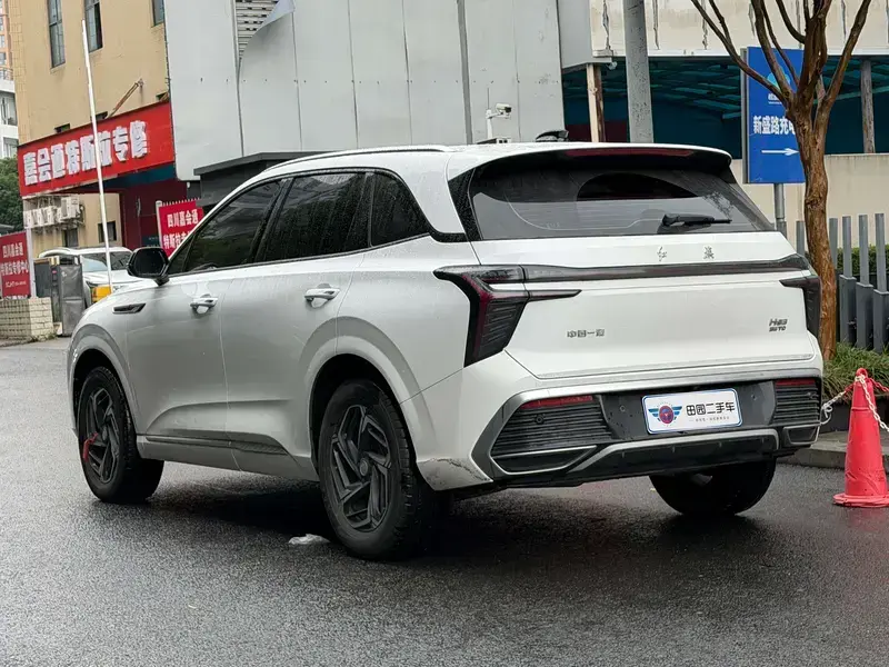 2024 Hongqi HS3 с пробегом 38 000 км