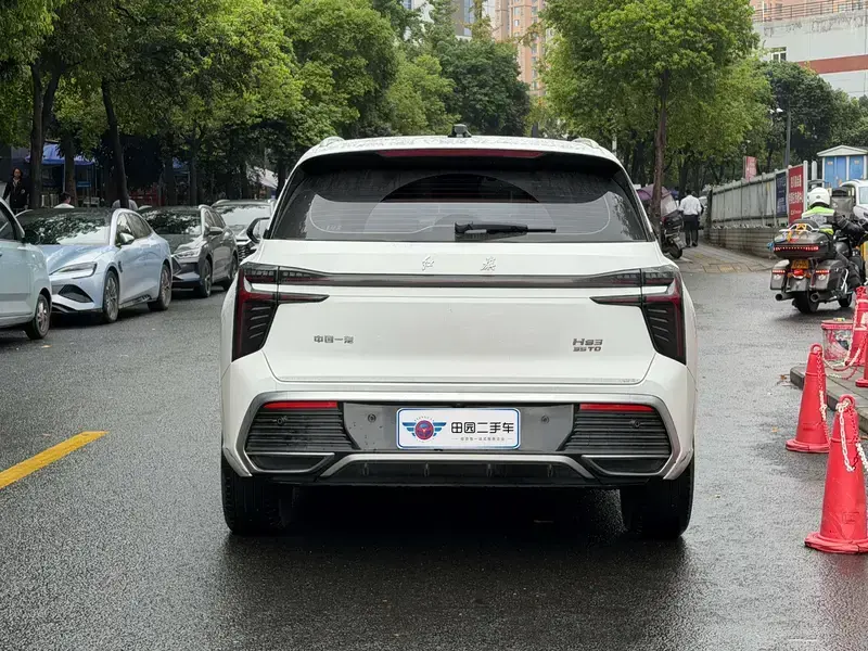 2024 Hongqi HS3 с пробегом 38 000 км