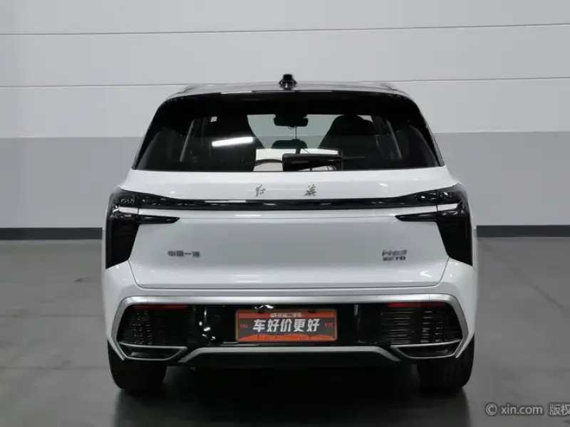 2023 Hongqi HS3 с пробегом 48 900 км