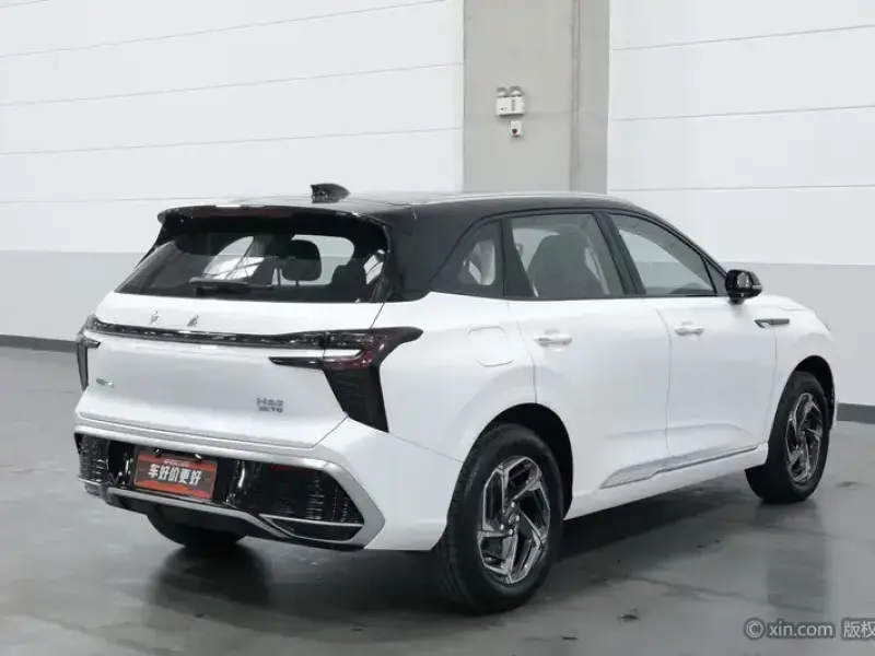 2023 Hongqi HS3 с пробегом 48 900 км