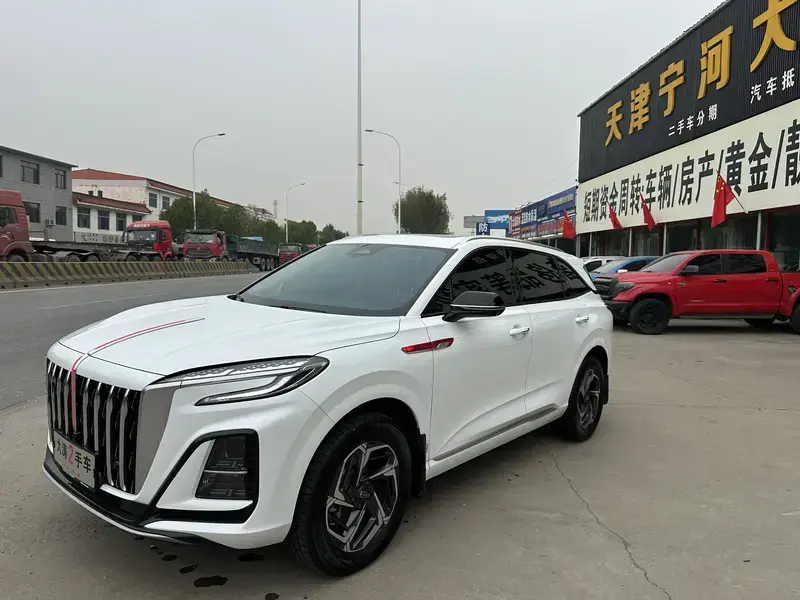 2024 Hongqi HS3 с пробегом 40 000 км