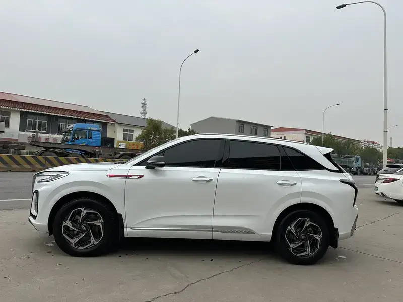 2024 Hongqi HS3 с пробегом 40 000 км