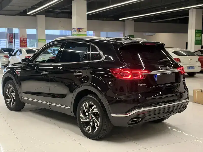 2022 Hongqi HS5 с пробегом 84 000 км
