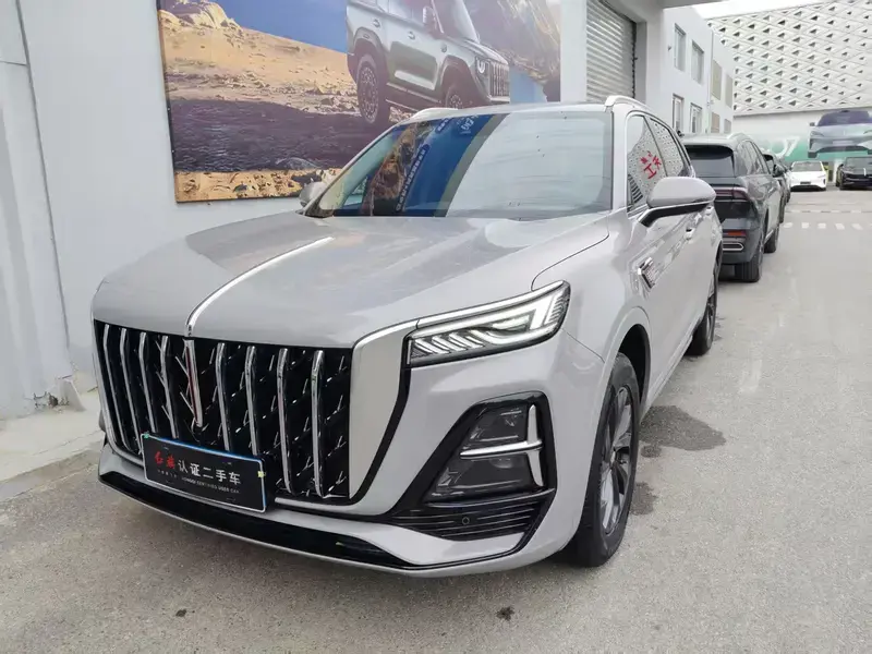 2023 Hongqi HS5 с пробегом 16 000 км
